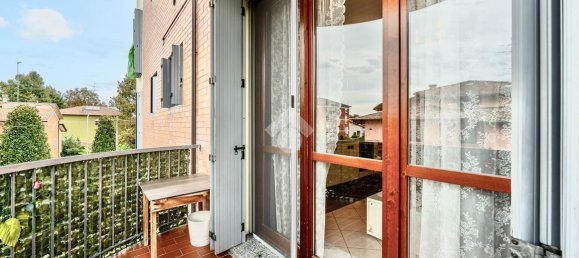 Apartamento de 2 divisões em Reggio Emilia, Italy N.º 232349 2