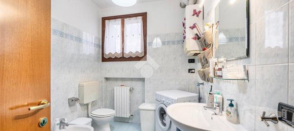 Apartamento de 2 divisões em Reggio Emilia, Italy N.º 232349 5