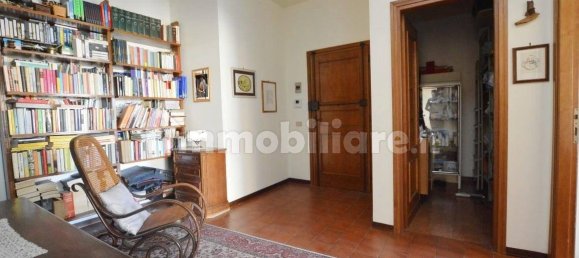 3 bedrooms Apartment in Lucca, Italy No. 210065 2