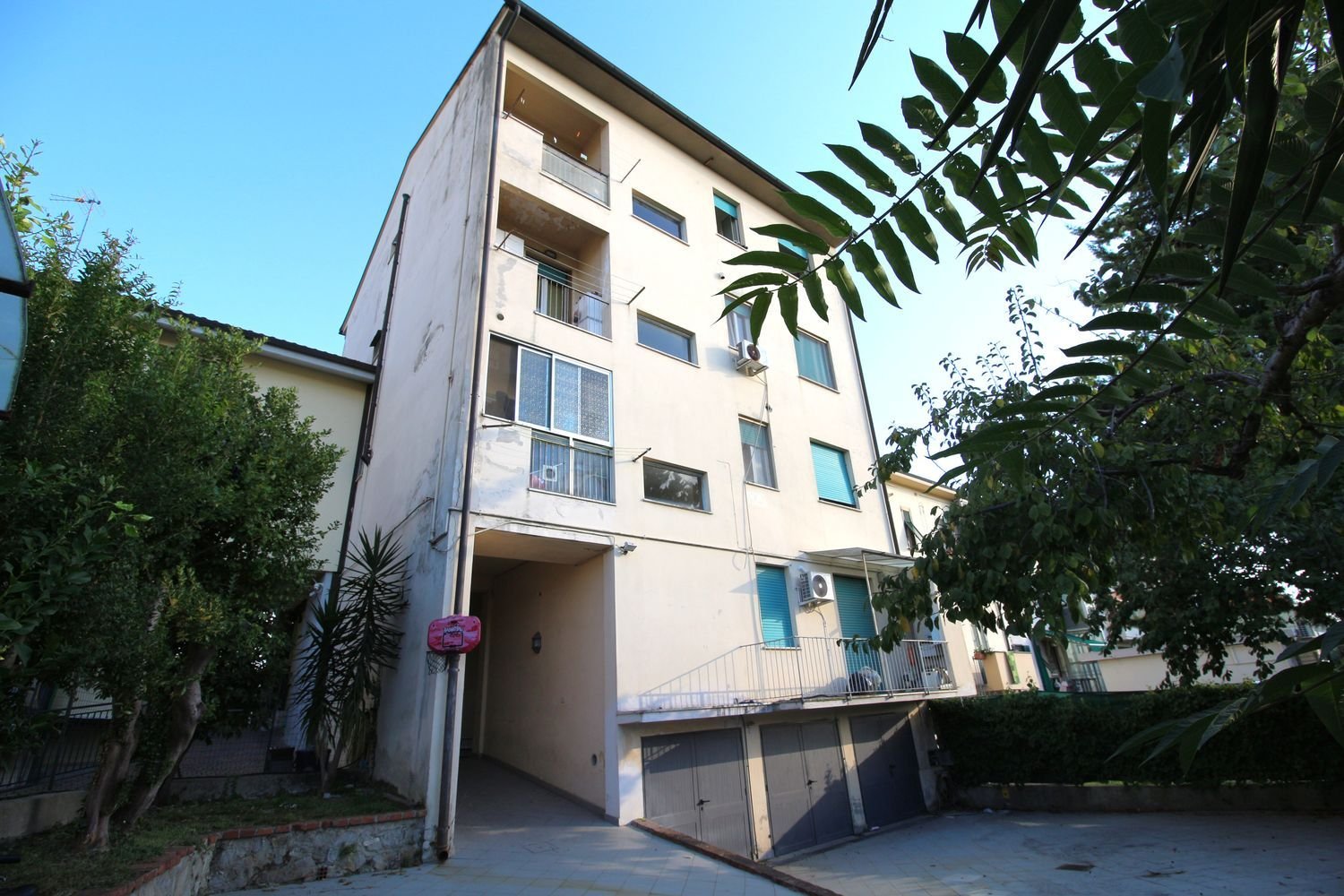 Apartamento de 5 dormitorios en Pisa, Italy No. 315362