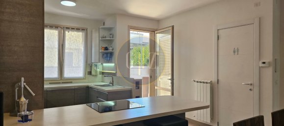 Дом с 4 спальнями в Calimera, Италия № 369819 26