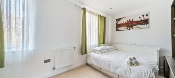 3 bedrooms House in London, United Kingdom No. 7614 15