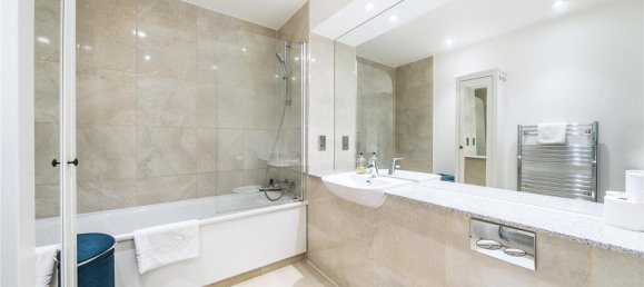 3 bedrooms House in London, United Kingdom No. 7614 16