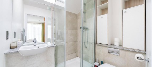 3 bedrooms House in London, United Kingdom No. 7614 24