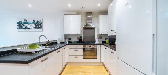 3 bedrooms House in London, United Kingdom No. 7614 12