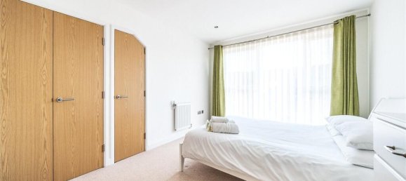 3 bedrooms House in London, United Kingdom No. 7614 8