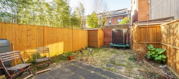 3 bedrooms House in London, United Kingdom No. 7614 5