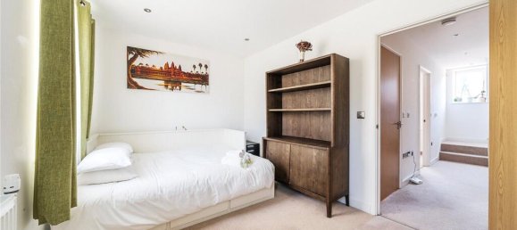 3 bedrooms House in London, United Kingdom No. 7614 34