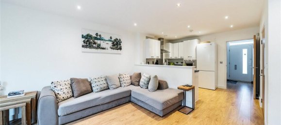 3 bedrooms House in London, United Kingdom No. 7614 41