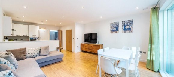 3 bedrooms House in London, United Kingdom No. 7614 10