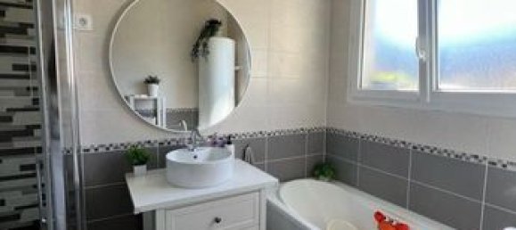 2 bedrooms House in Vignacourt, France No. 301983 4