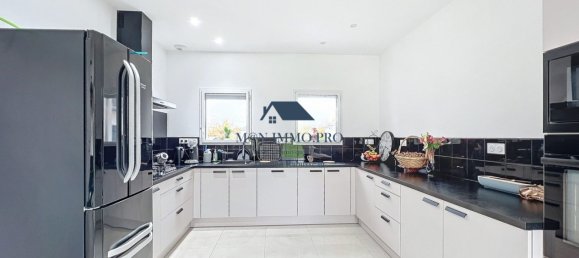 3 Schlafzimmer Villa in Chanteloup, France, Nr. 208782 8