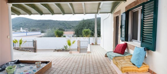 Villa de 3 dormitorios en Alte, Portugal No. 107487 2