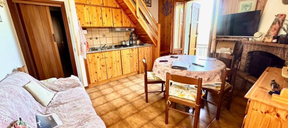 Dúplex de 4 dormitorios en Montecreto, Italy No. 320432 2