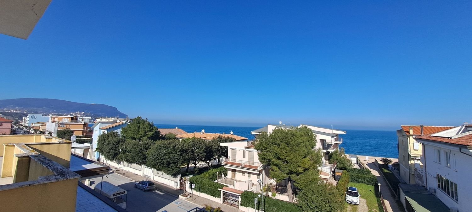 5 rooms Penthouse in Numana, Italy No. 217321