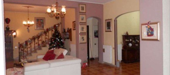 3 rooms Villa in Nemi, Italy No. 9709 12