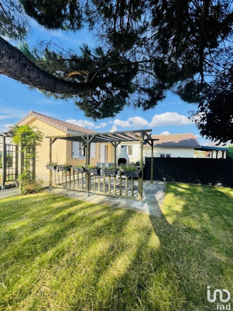 5 bedrooms House in Saint-Remy-en-Bouzemont-Saint-Genest-et-Isson, France No. 259628