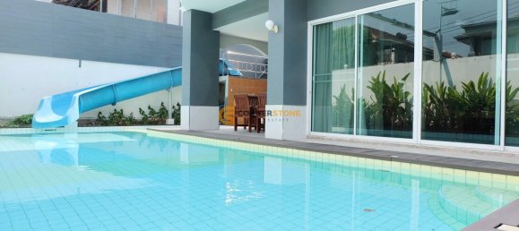 350m² House in Pattaya, Thailand No. 27245 2