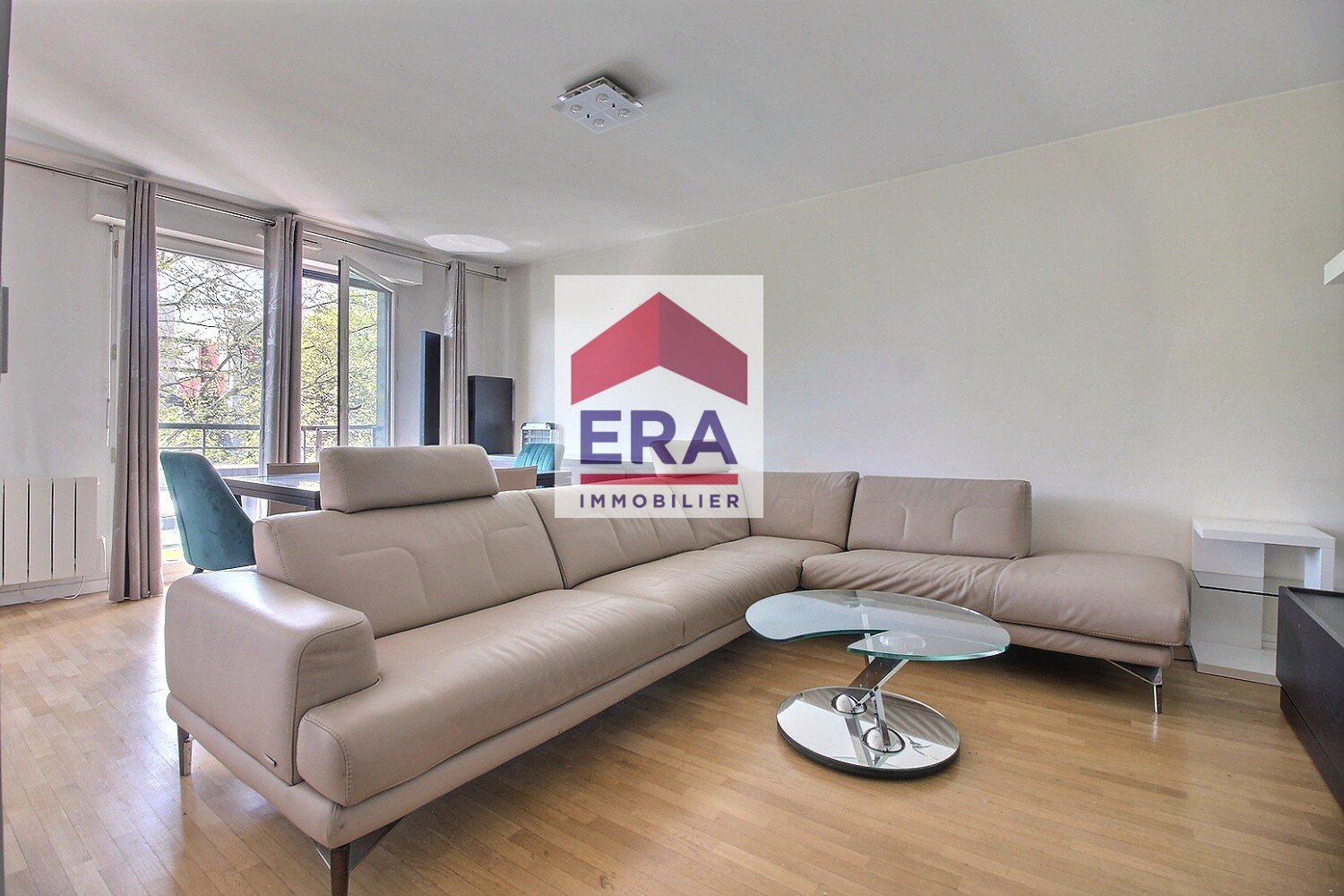 3غرفة شقة في Asnieres-sur-Seine, France رقم 364045