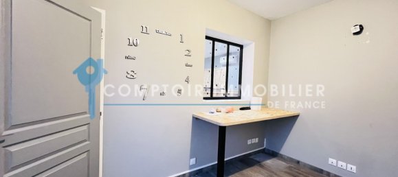 49m² Commercial property in Auneau, France No. 43848 6