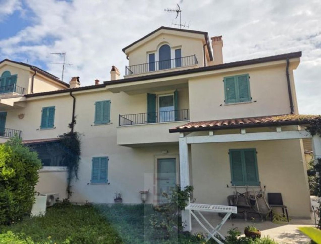 6 bedrooms House in Porto San Giorgio, Italy No. 372294