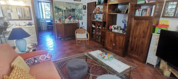 4 rooms Apartment in Poggio a Caiano, Italy No. 264943 6