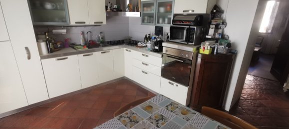 4 rooms Apartment in Poggio a Caiano, Italy No. 264943 12