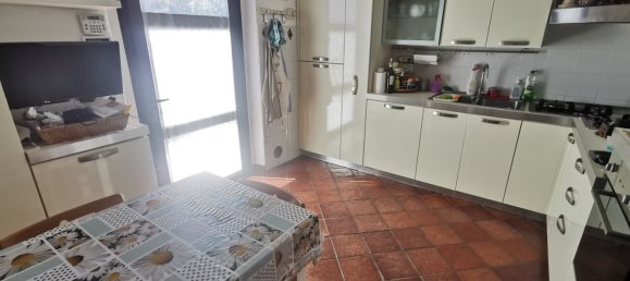 4 rooms Apartment in Poggio a Caiano, Italy No. 264943 10