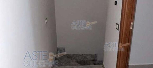 4 Schlafzimmer Wohnung in Scoppito, Italy, Nr. 337097 6