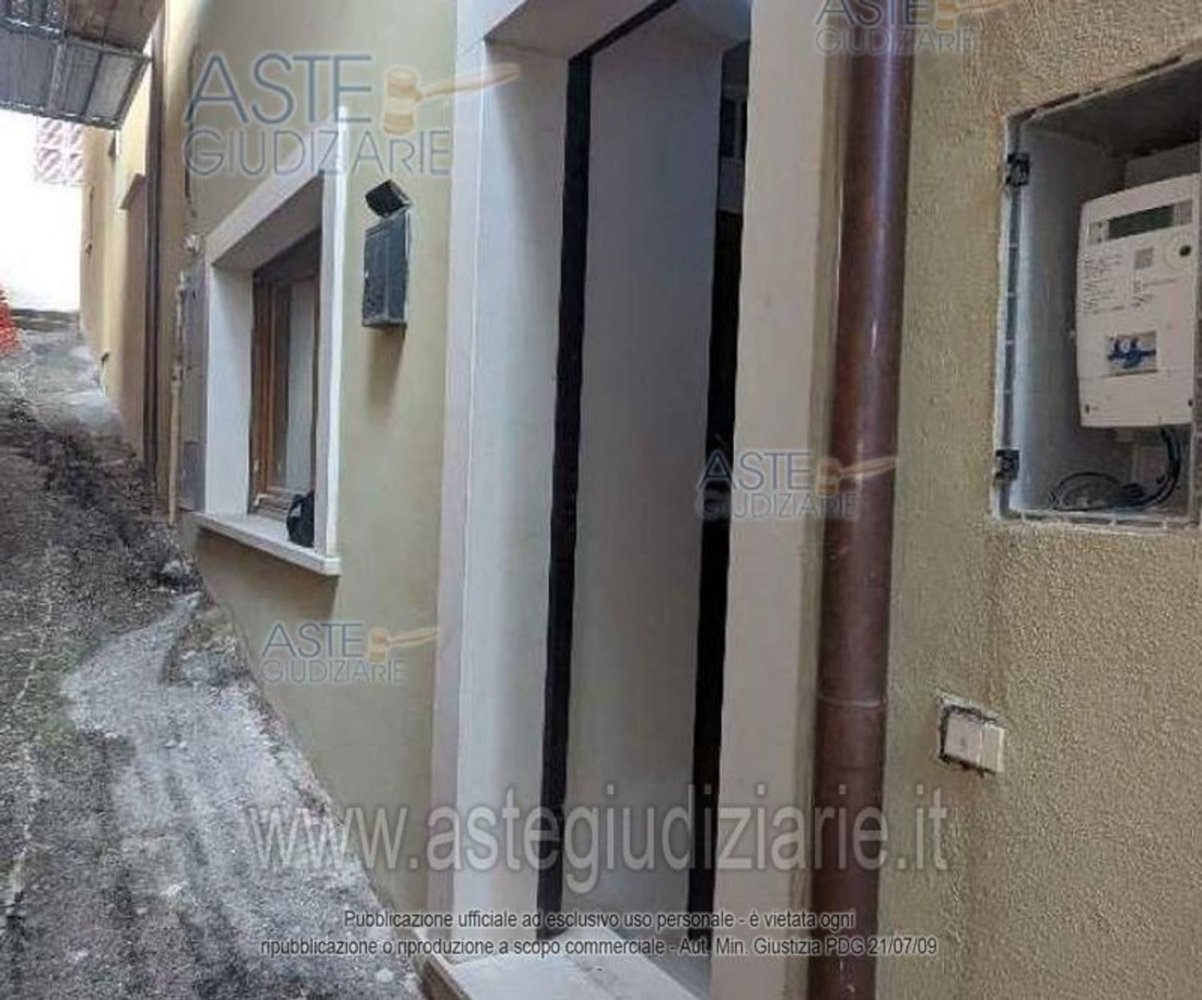 4 Schlafzimmer Wohnung in Scoppito, Italy, Nr. 337097