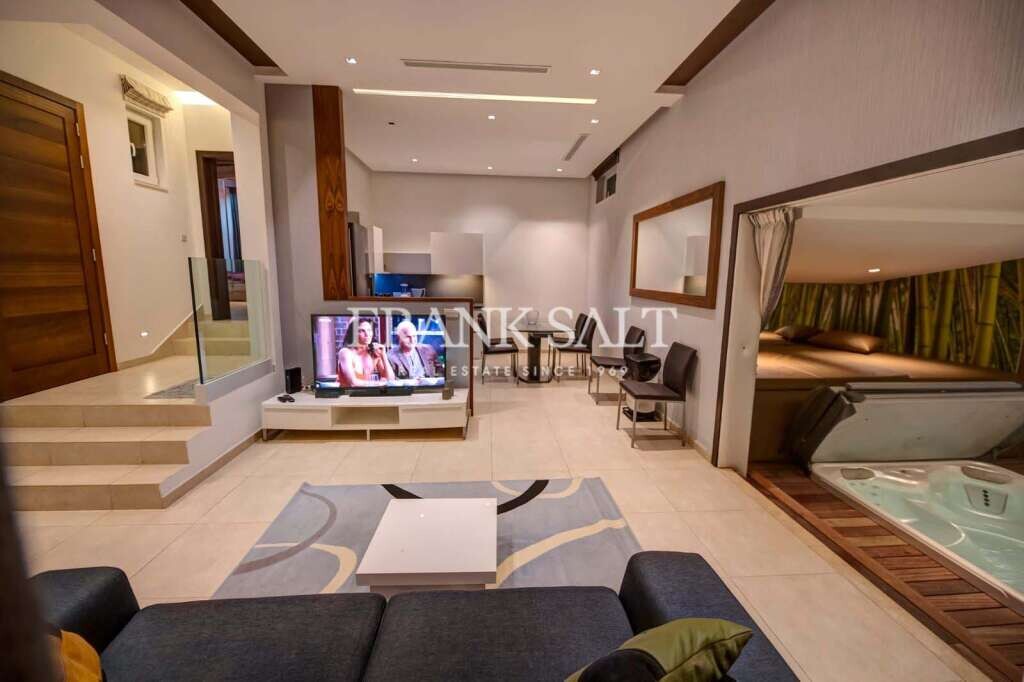 2 غرف نوم طابقين في Swieqi, Malta رقم 3678