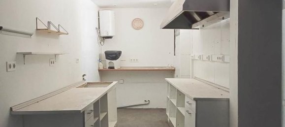 650m² Commercial property in Chartered Community of Navarre, Spain No. 32708 4