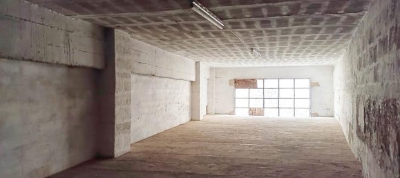 650m² Commercial property in Chartered Community of Navarre, Spain No. 32708 13