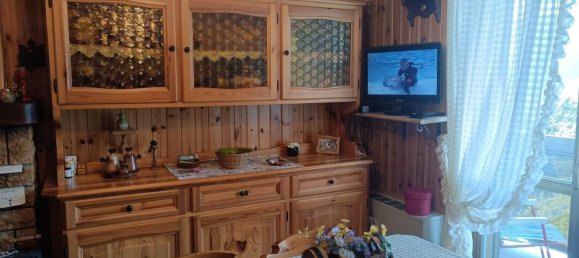 3 rooms Apartment in Ventasso, Italy No. 291205 3