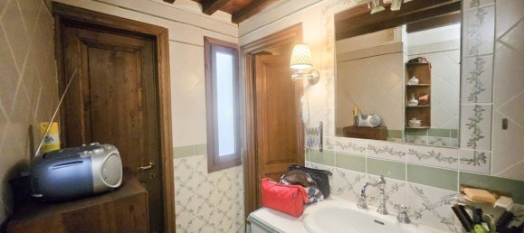 6 rooms Apartment in Florence, Italy No. 276647 21