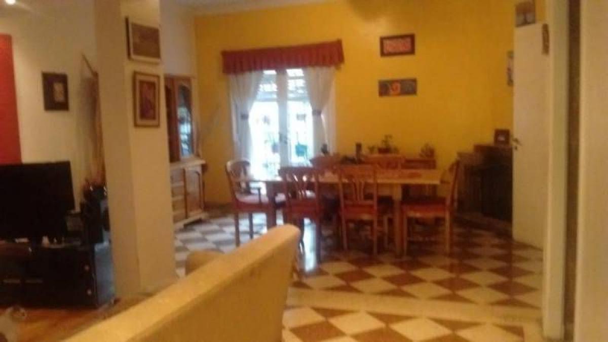 5 bedrooms House in Buenos Aires, Argentina No. 83245