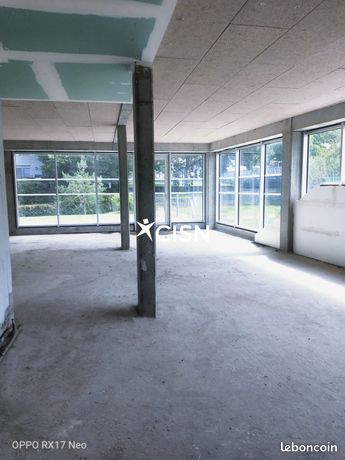 158m² Commercial property in Nantes, France No. 281157