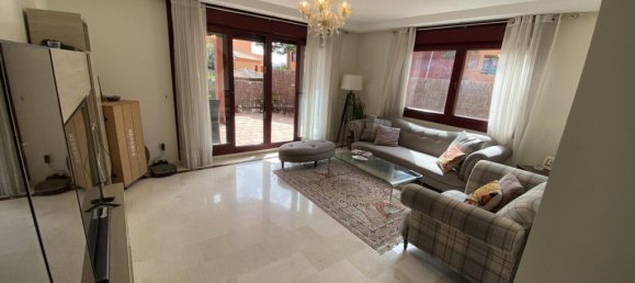 Apartamento de 3 dormitorios en Casares, Spain No. 185265 2