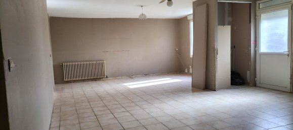 4 chambres Maison à Mailly-le-Camp, France No. 213068 2