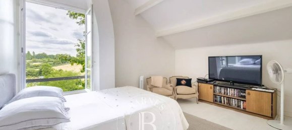 4 bedrooms House in Montfort-l'Amaury, France No. 177322 9