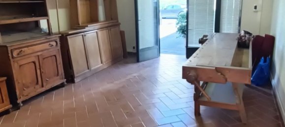 62m² Commercial property in Florence, Italy No. 379081 5