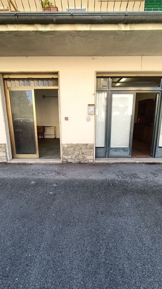 62m² Commercial property in Florence, Italy No. 379081
