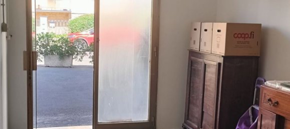 62m² Commercial property in Florence, Italy No. 379081 4