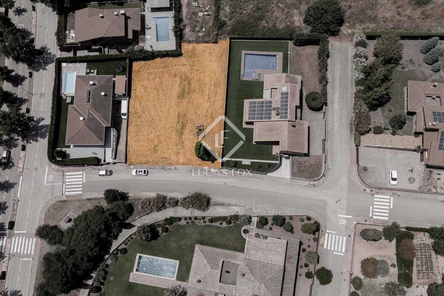 Земельный участок 1163м² в Герона, Испания № 215381