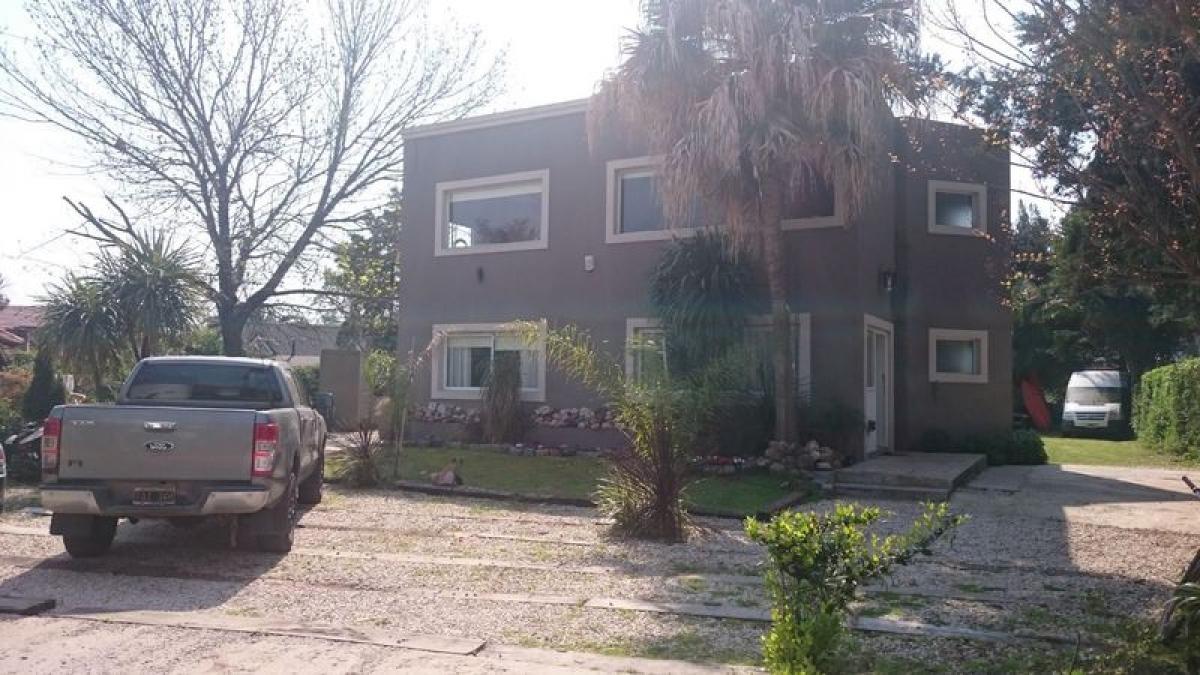 4 bedrooms House in General Rodriguez, Argentina No. 94846