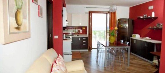 3 rooms Apartment in Cirò Marina, Italy No. 19300 5