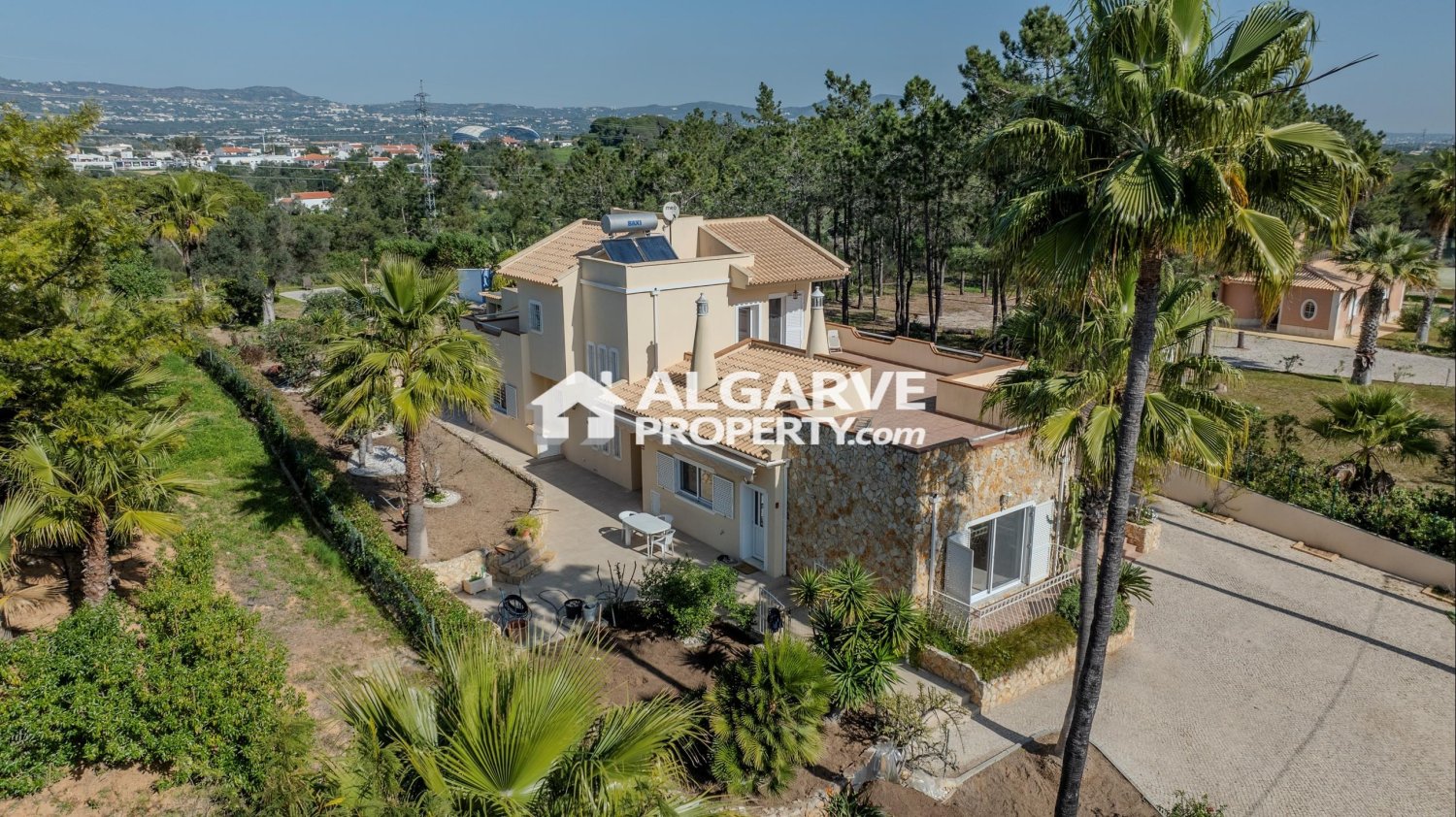 4 Schlafzimmer Villa in Almancil, Portugal, Nr. 101611