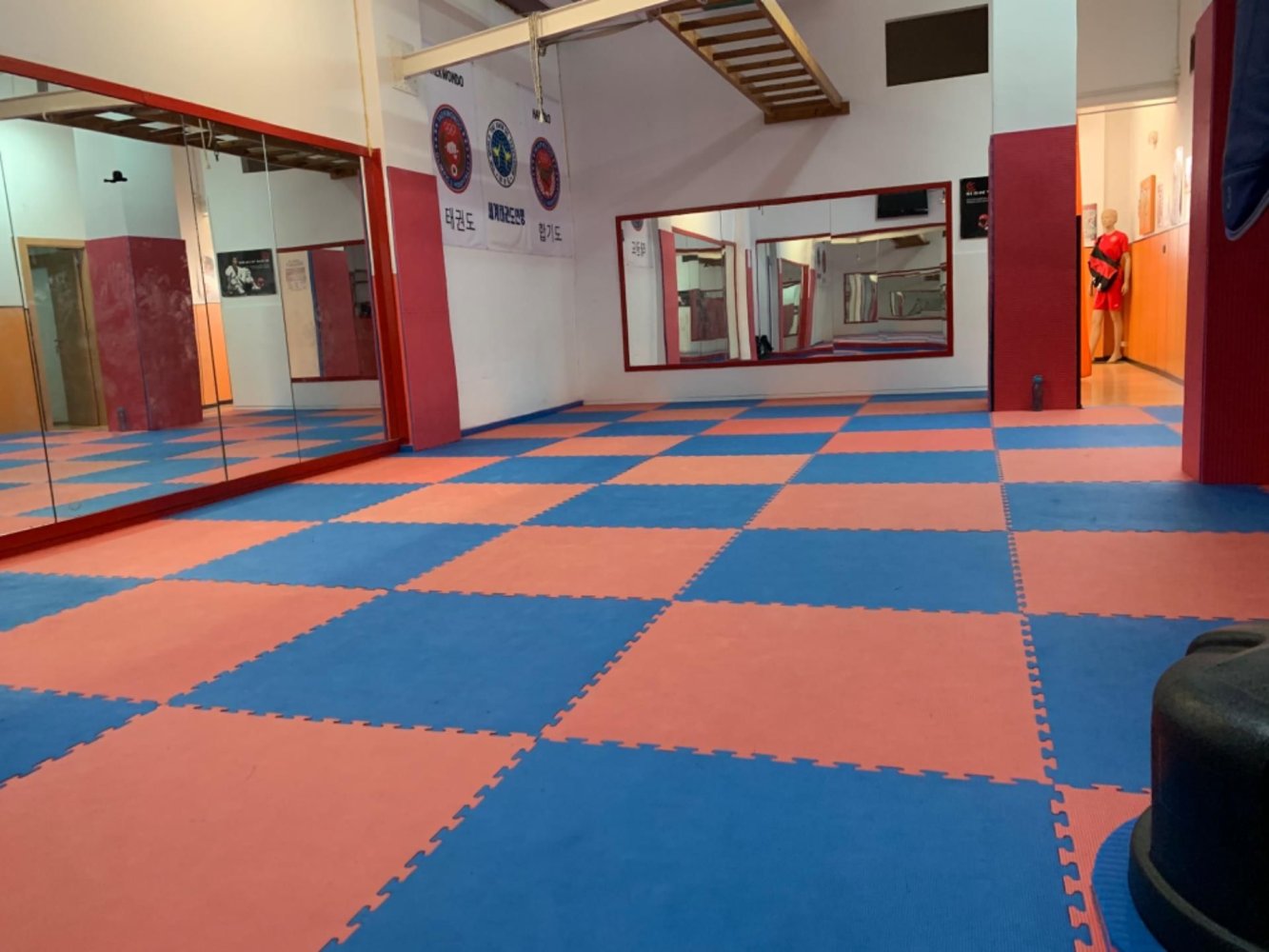 Gewerbliche Immobilie in L'Hospitalet de Llobregat, Spain 150m², Nr. 165970