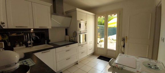 Casa de 3 dormitorios en Chelles, France No. 174277 30