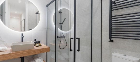 Apartamento de 3 dormitorios en Madrid, Spain No. 125070 5